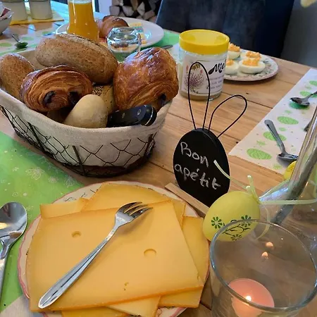 La Fleur Et Le Soleil Couette-café 3*